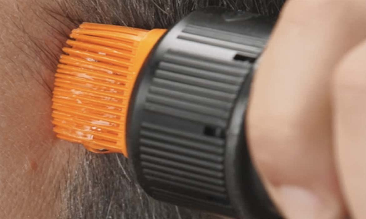 La variedad de colores de pelo en hombre también existe y tenemos una gama de coloración que lo demuestra. Cubre tus canas con la gama de tintes One-Twist Coloración de L’Oréal Men Expert y disfruta de una coloración más rápida y fácil imposible.